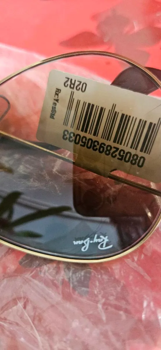 Raybans unwanted gift - Image 3