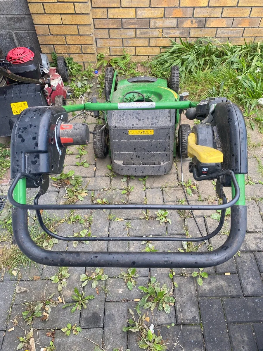 John deer lawnmower frame - Image 1