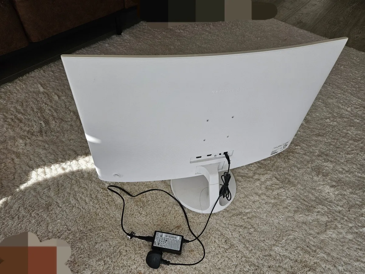 Samsung 32" Curved Monitor C32F391FW - Image 2
