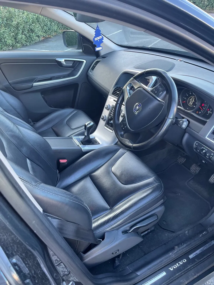 Volvo SE NAV D4 - Image 4