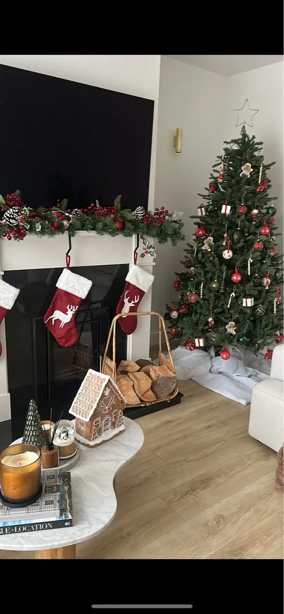 Christmas tree 7ft - Image 1