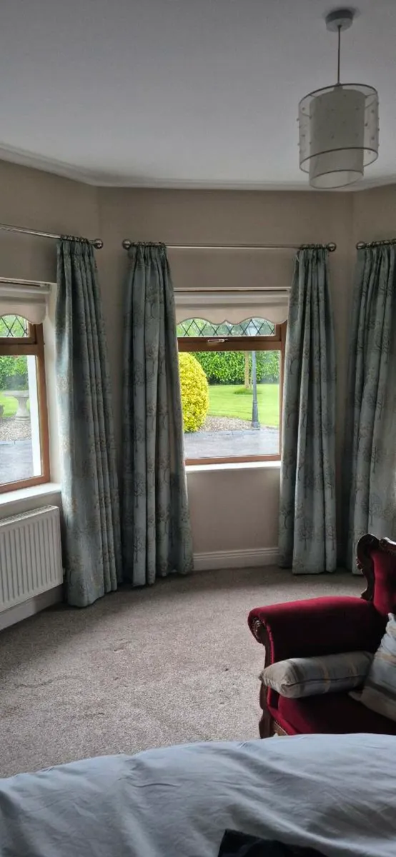 Curtains - Image 4