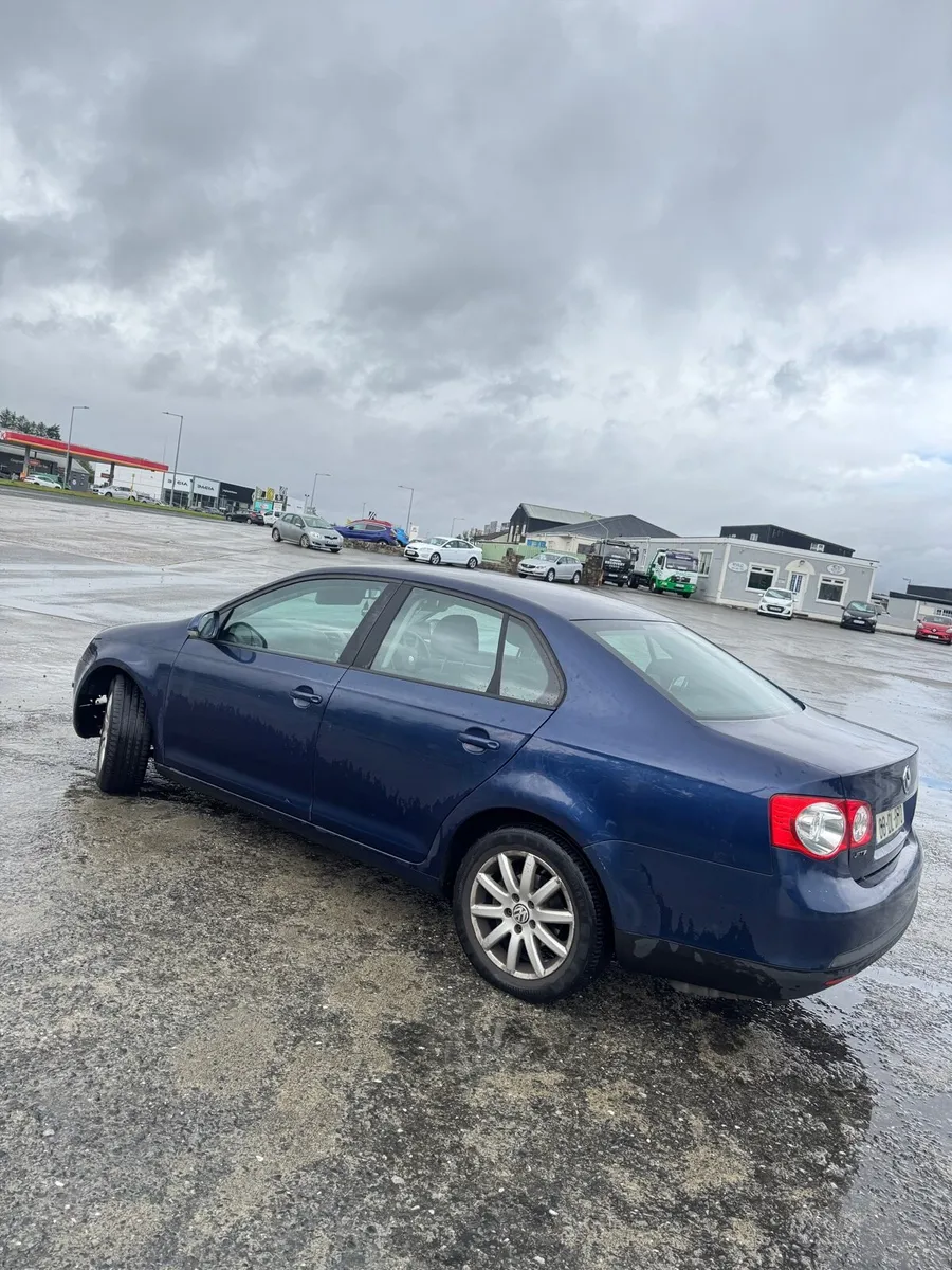 Volkswagen Jetta 2008 1.9 TDI - Image 4