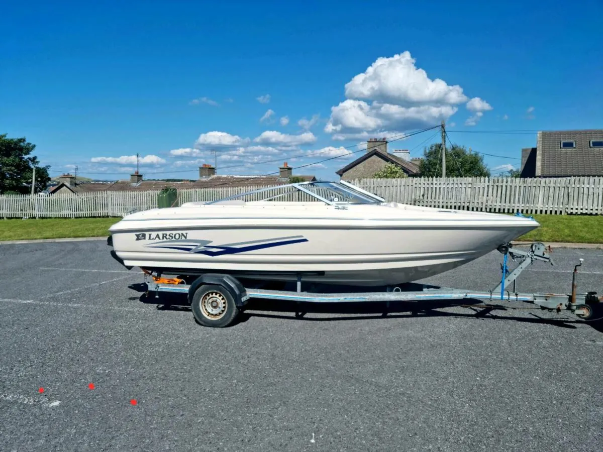 Larson 180 speed boat Volvo Penta 4.3L V - Image 1