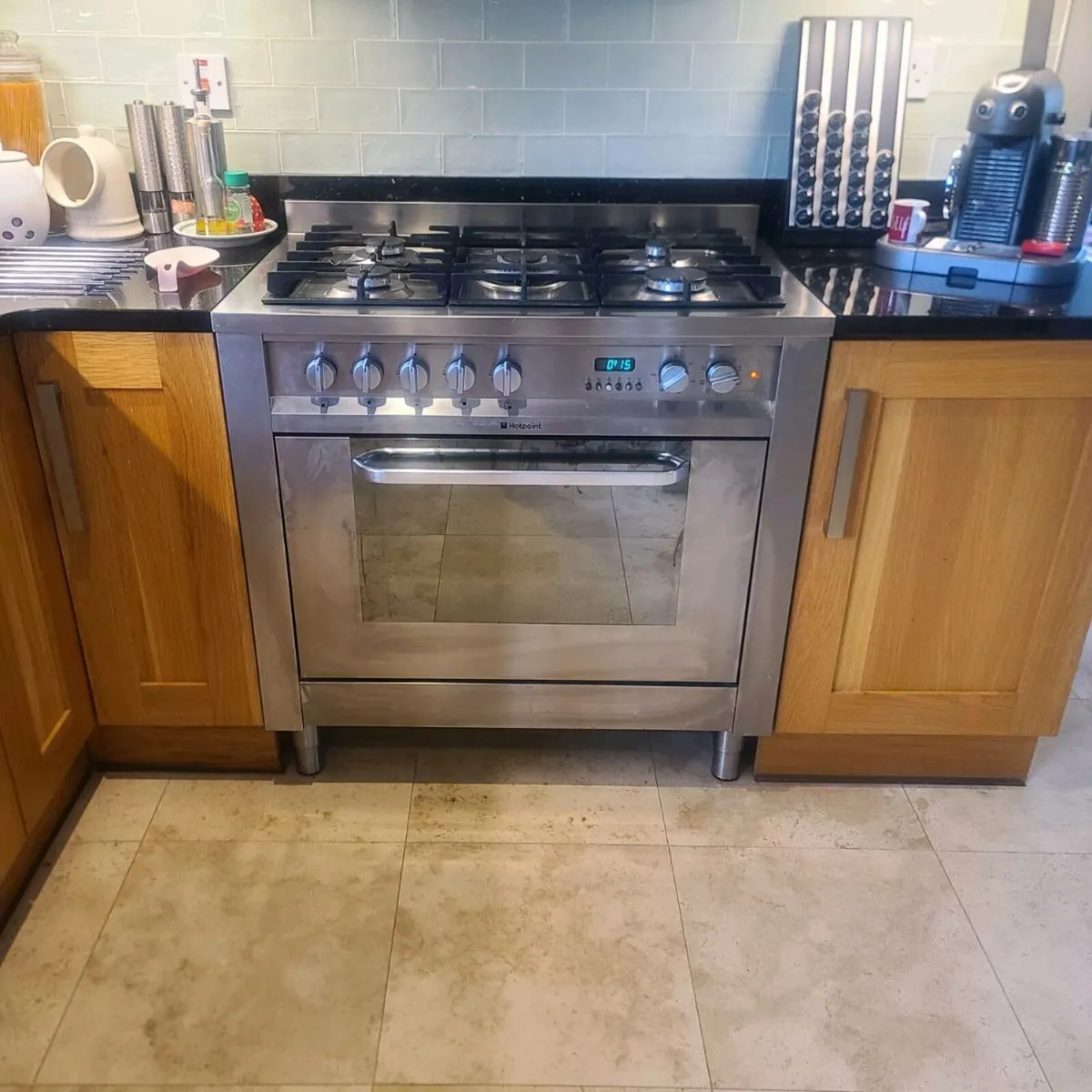 Hotpoint 90cm range cooker - Image 1
