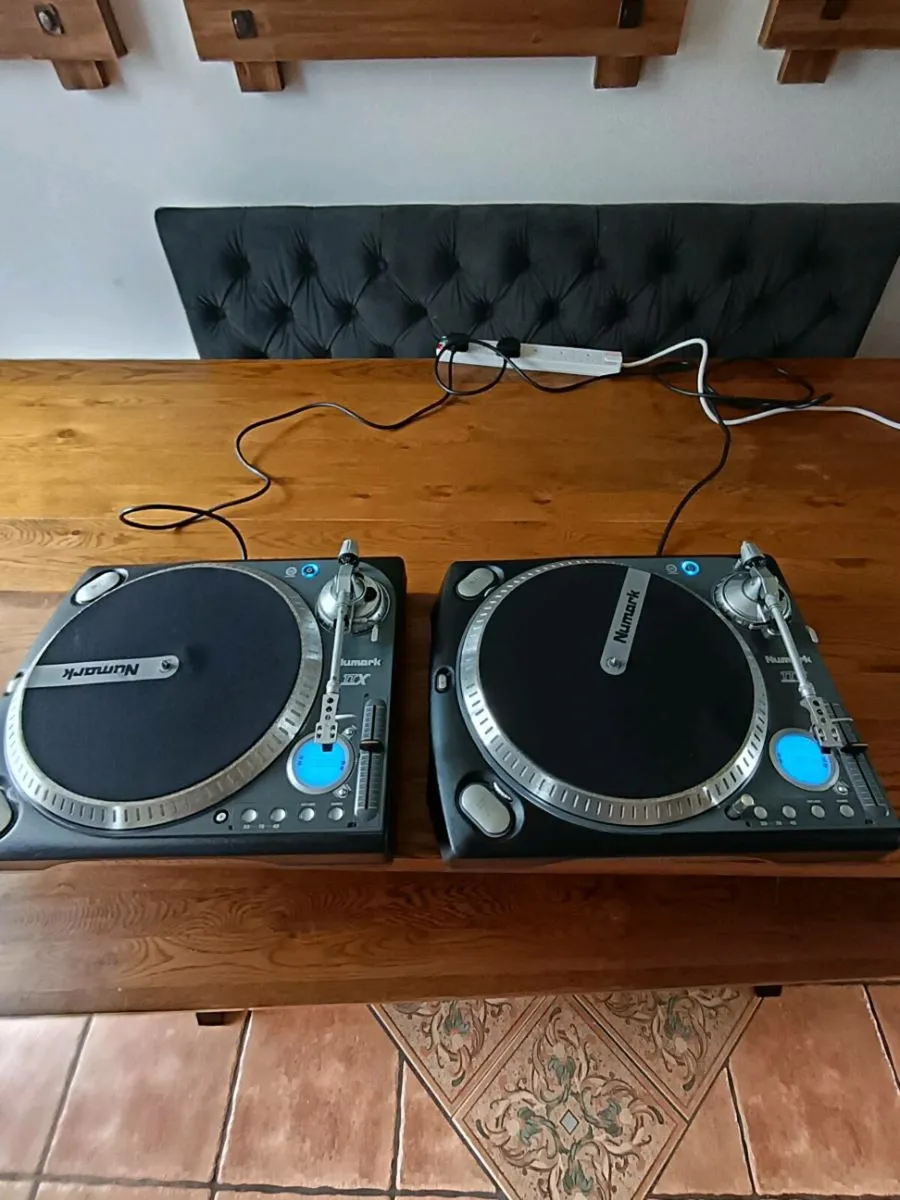 Complete Vinyl dj setup - Image 2