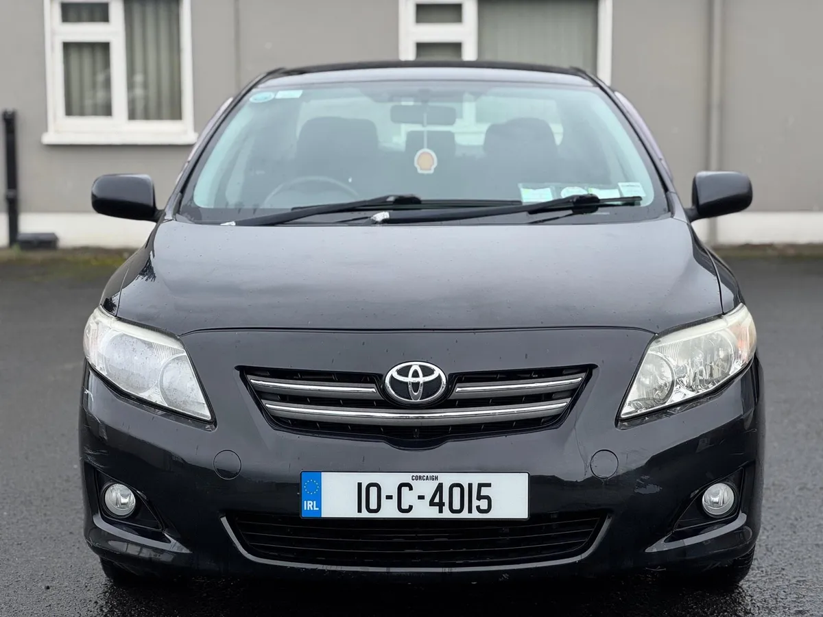 Toyota Corolla 2010 - Image 2