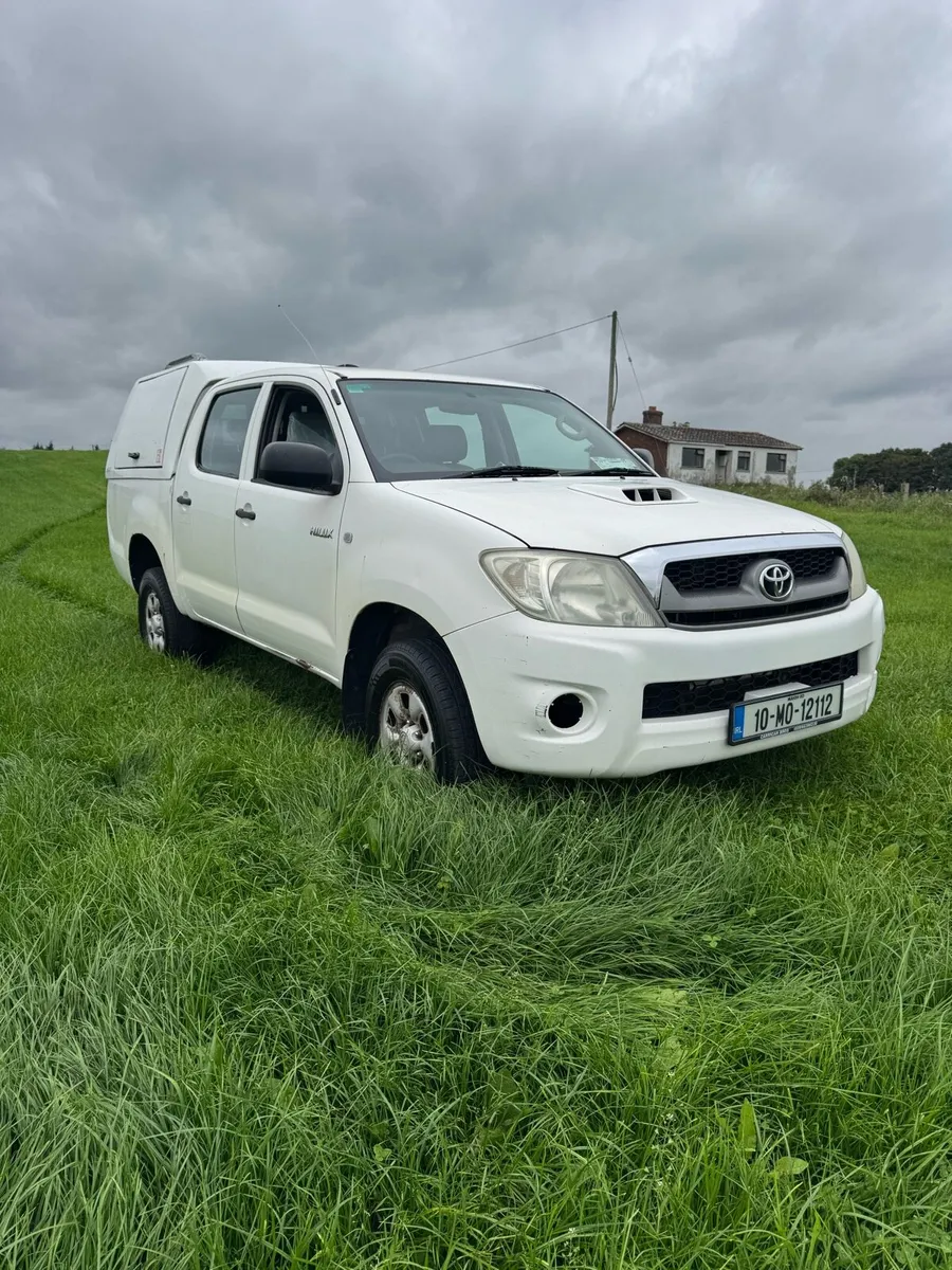 Toyota Hilux - Image 1