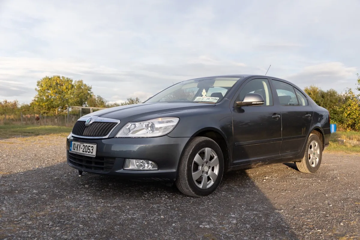 Skoda Octavia 2010 - Image 2