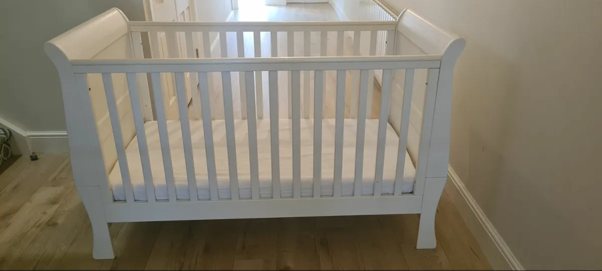 Cot bed - Image 1