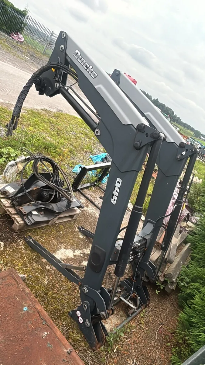 Quicke q49 suit new Holland t5 - Image 1