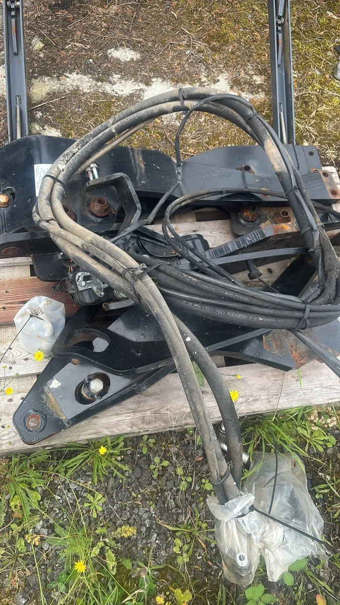 Quicke q49 suit new Holland t5 - Image 2