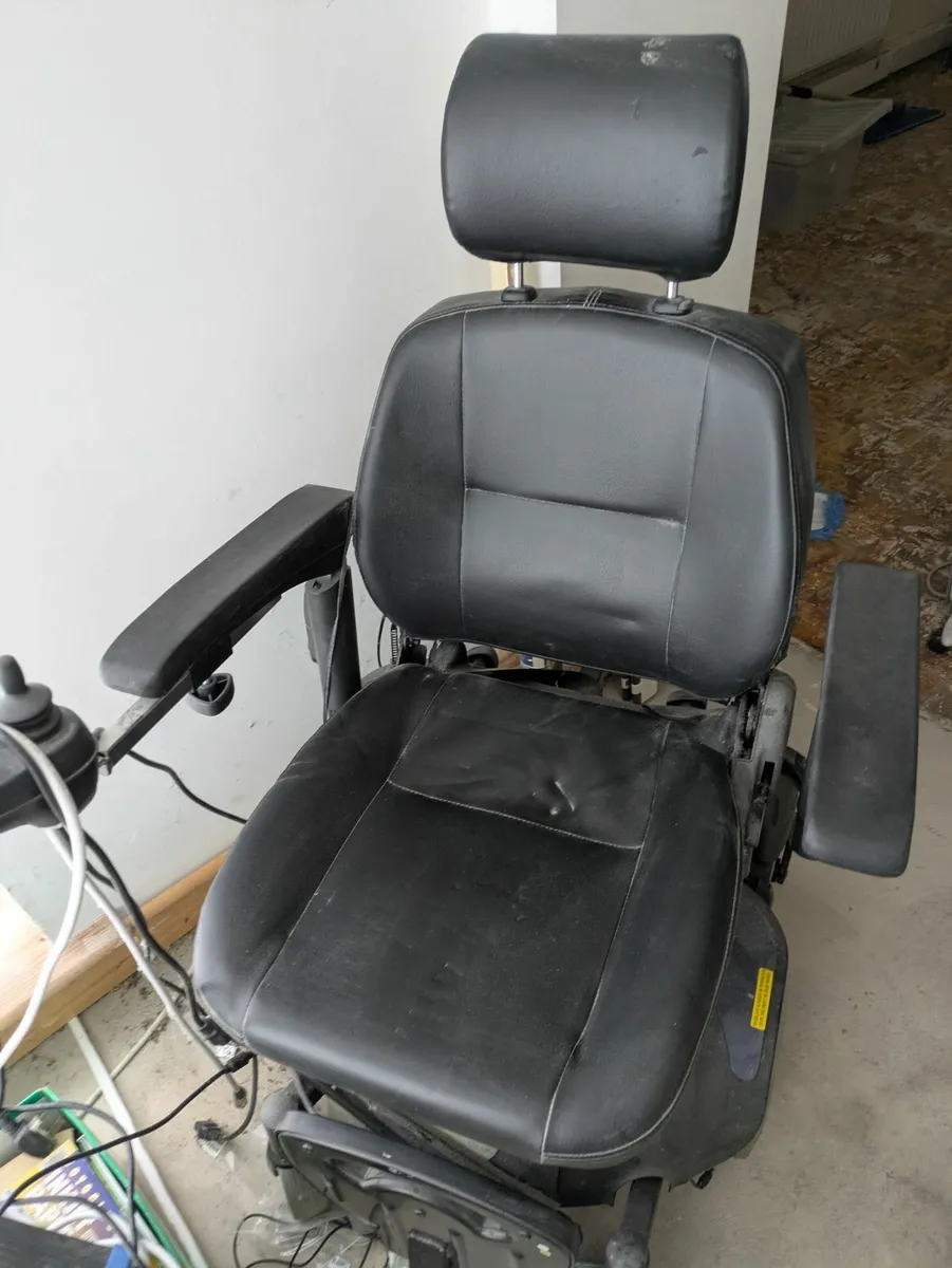 Electric wheelchair - free to take - Image 3
