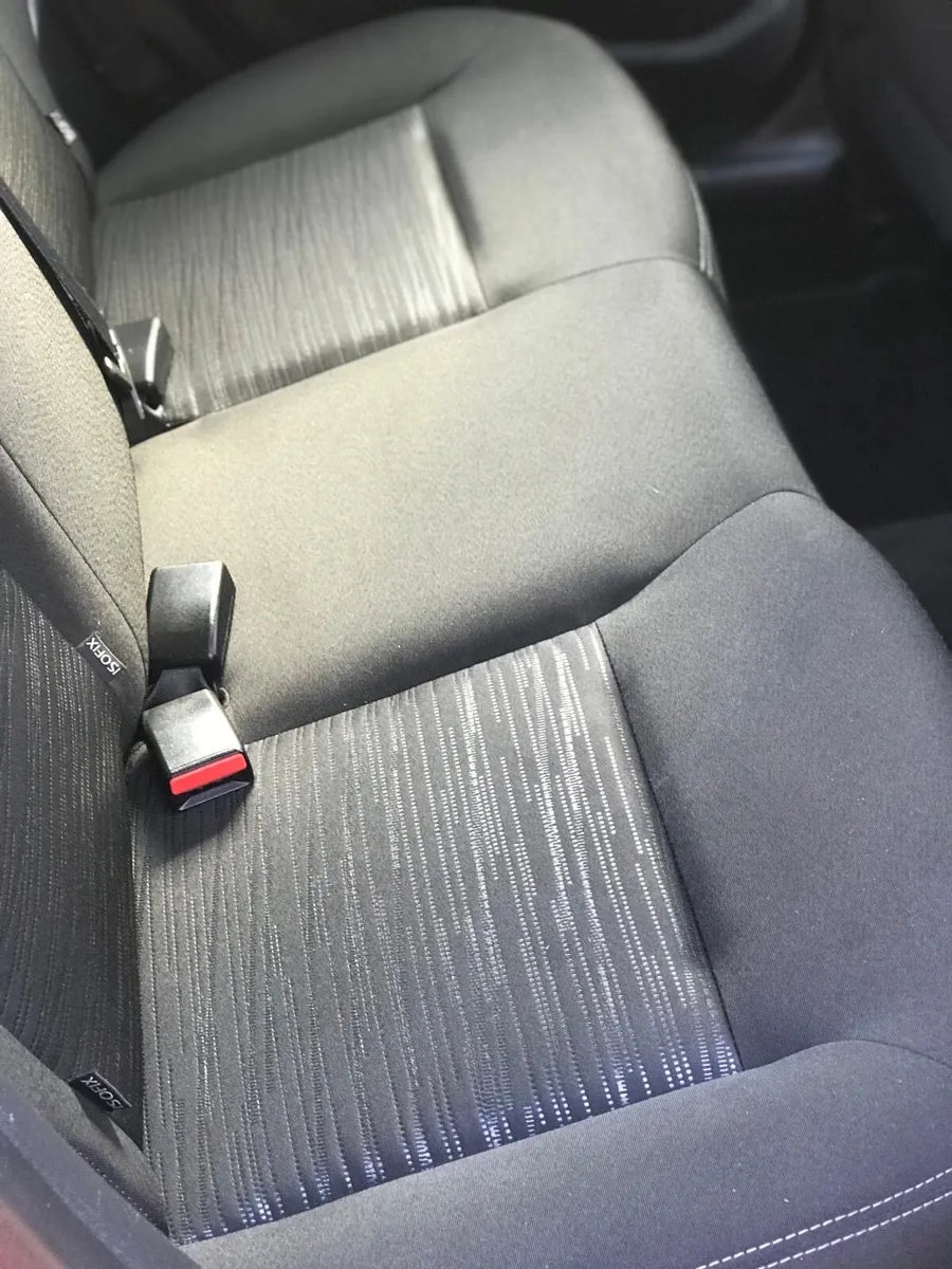 152 - Peugeot 208 - Image 4