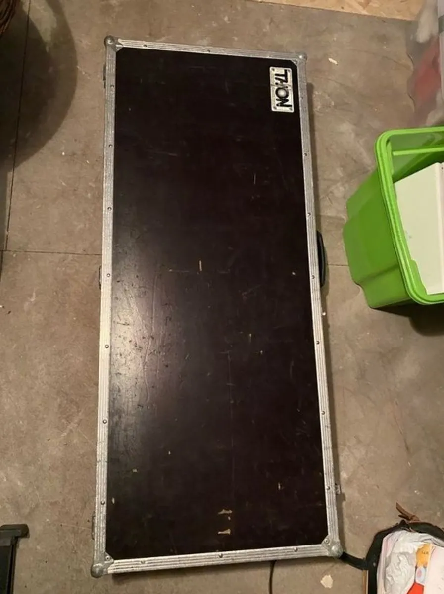 Acoustic guitar Thon flight case - Image 3