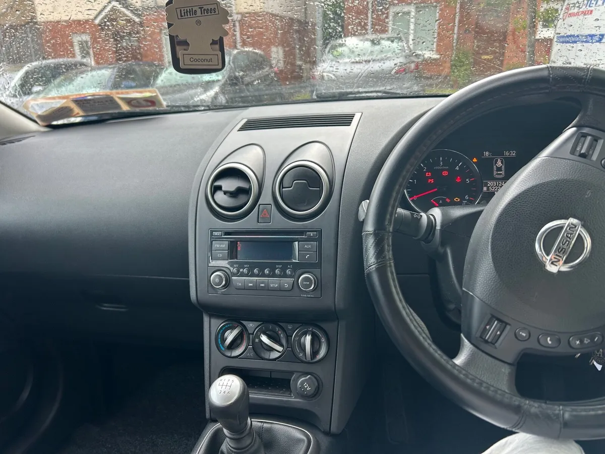 Nissan Qashqai 2012 - Image 2