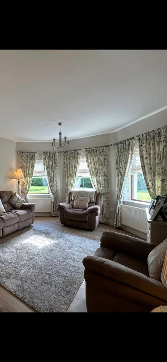 Curtains - Image 1