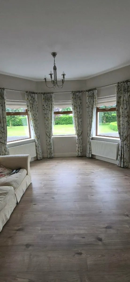 Curtains - Image 2