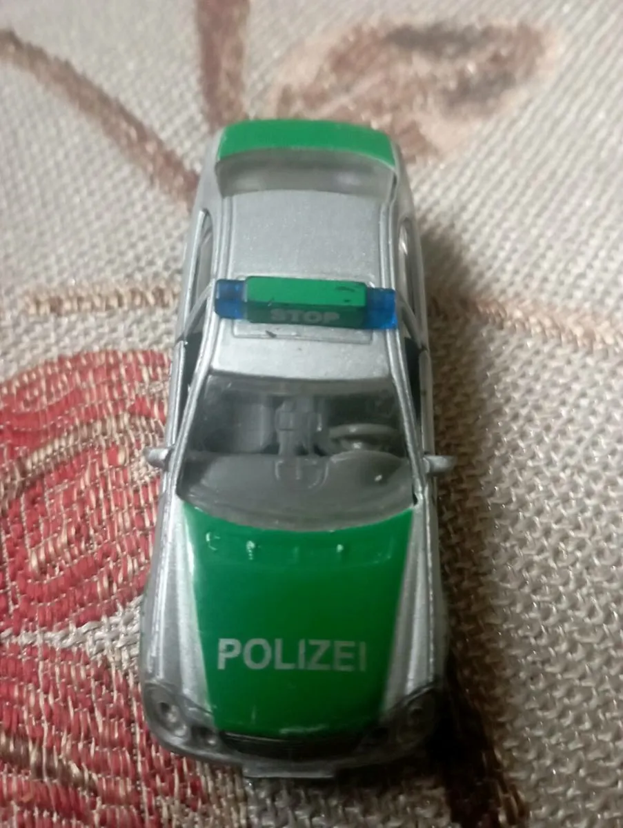 MERCEDES BENZ E 500 SIKU  POLIZEI  DIE-CAST MODEL - Image 4