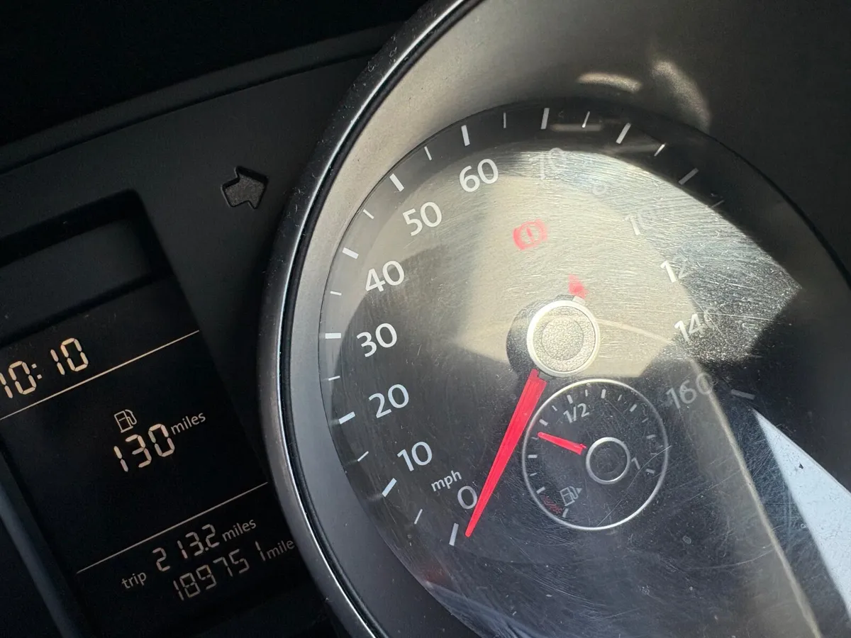 Volkswagen Golf 2010 - Image 3