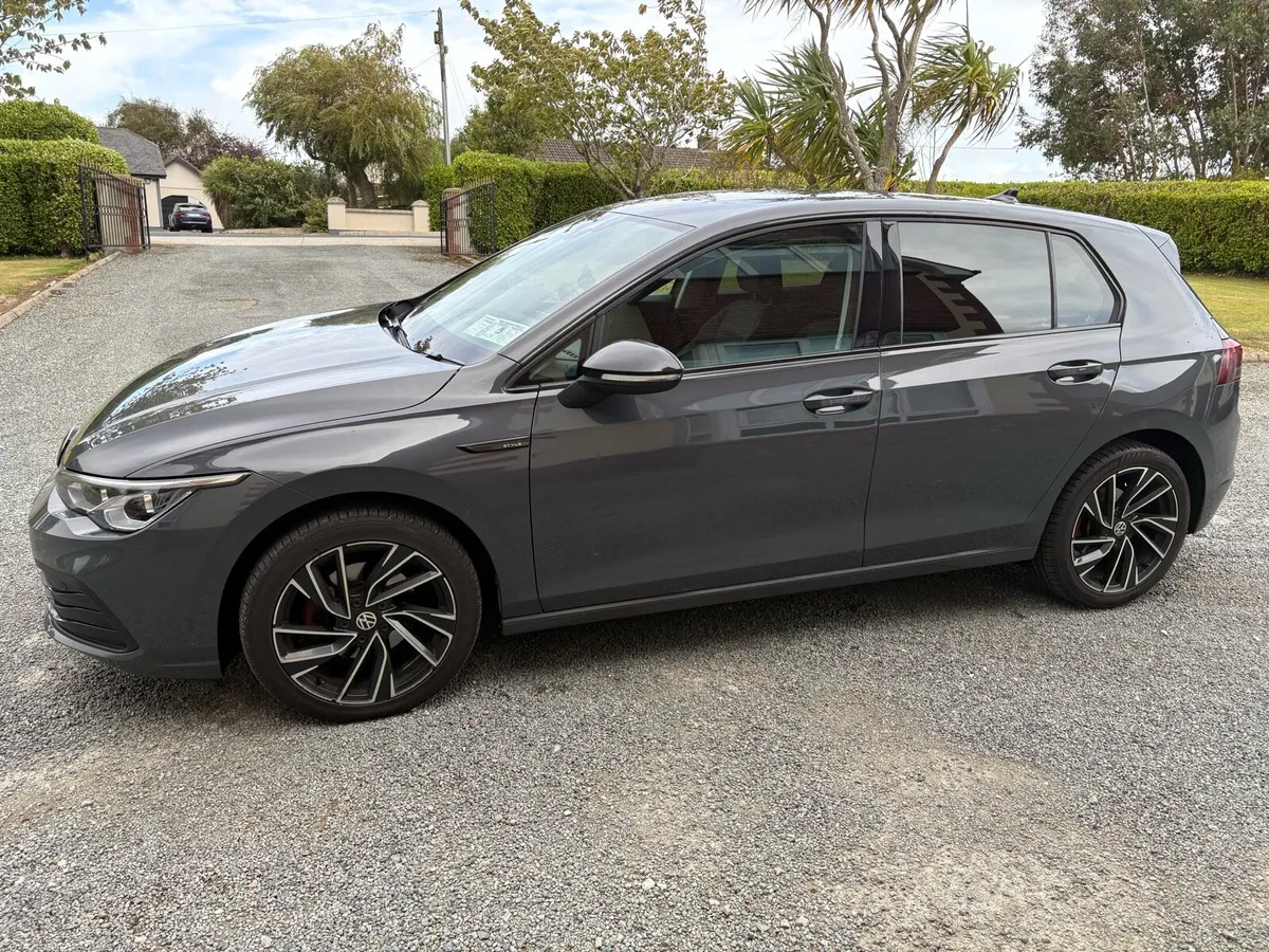 Volkswagen Golf 2.0 TDI 150HP Style DSG - Image 1