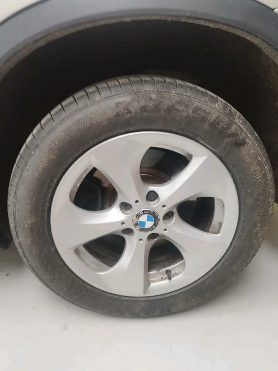 4 BMW X3 alloys R17 with 4 brand new tires - Image 3