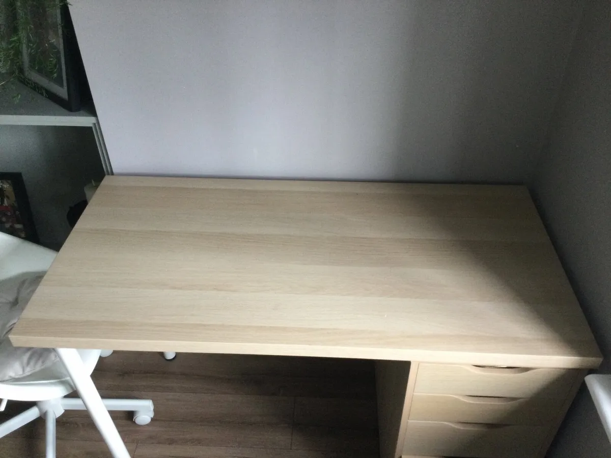 New Desk and chairs - Image 2