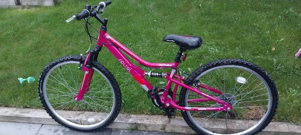 Girls Bike - Image 1