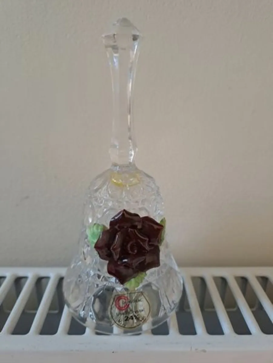Crystal bell with rose Chung Chung - Image 1
