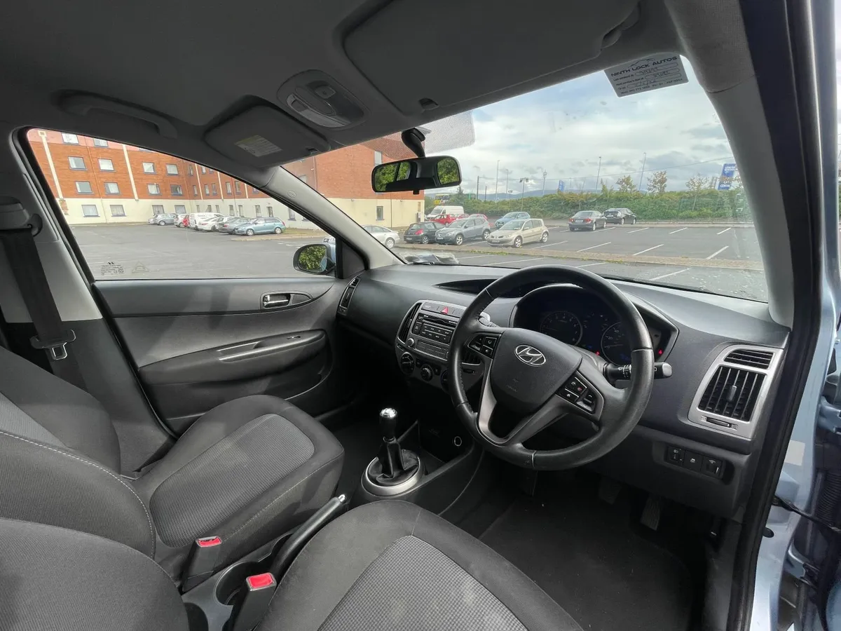Hyundai i20 2013 - Image 2