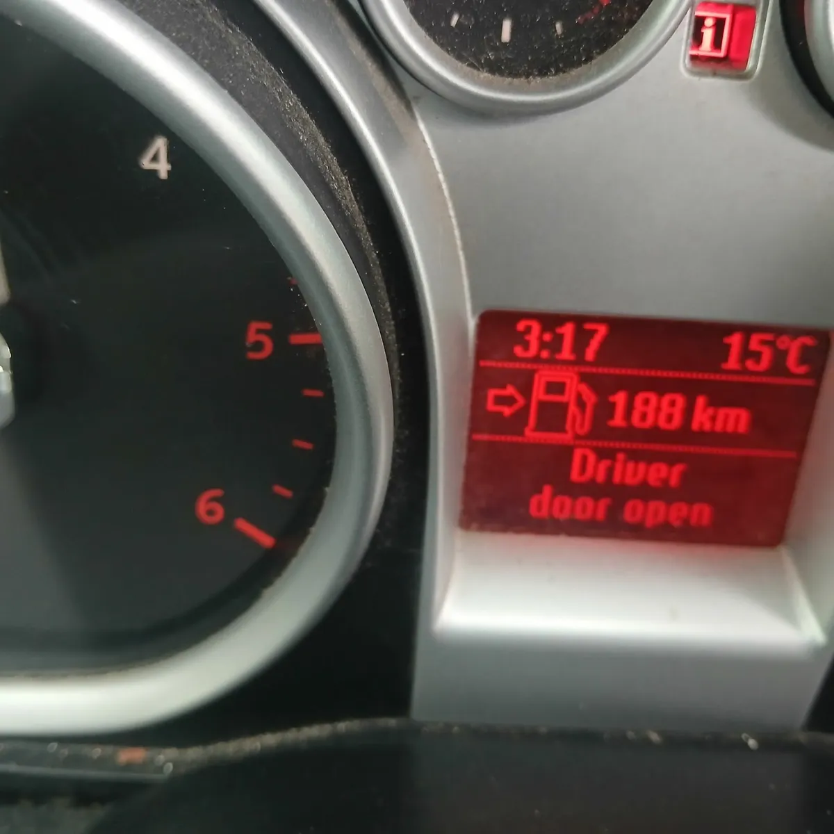 Ford Focus 2010 - Image 2