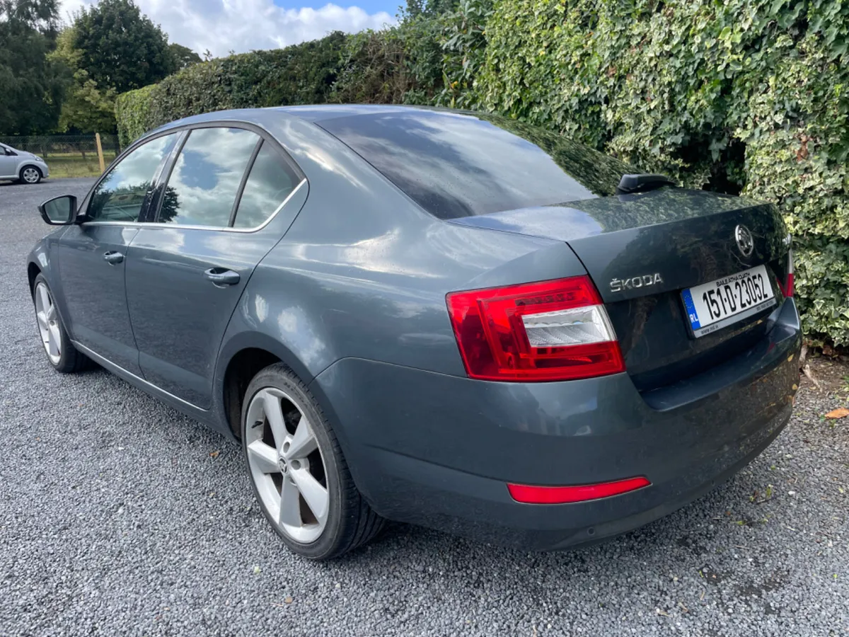 Skoda Octavia 2015 2.0 TDI Automatic - Image 3