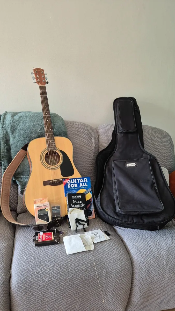 Fender CD60 NAT guitar with tuner, books and acces - Image 1