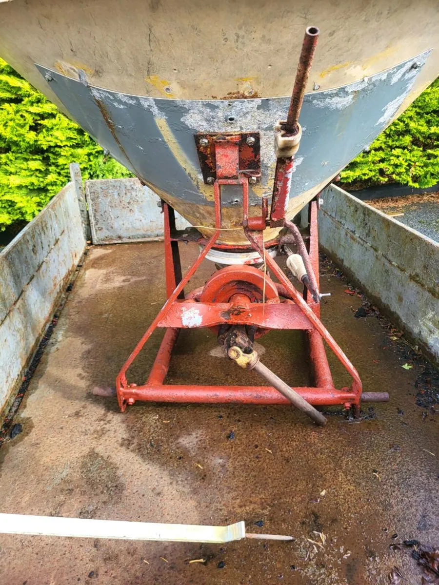Vicon spreader - Image 2