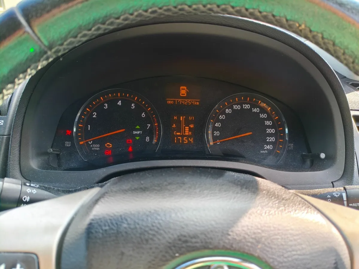 Toyota Avensis 2010 - Image 4