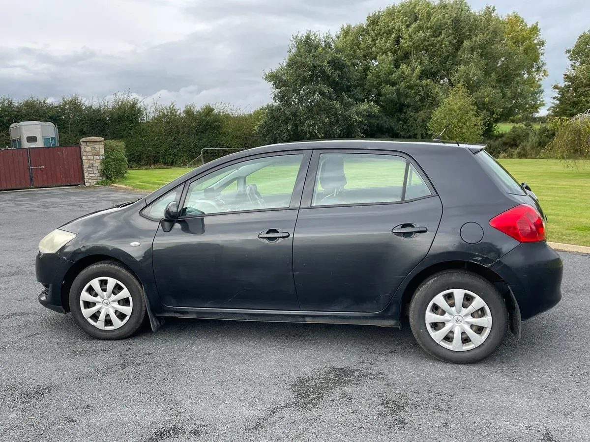 2007 Toyota Auris - Image 2