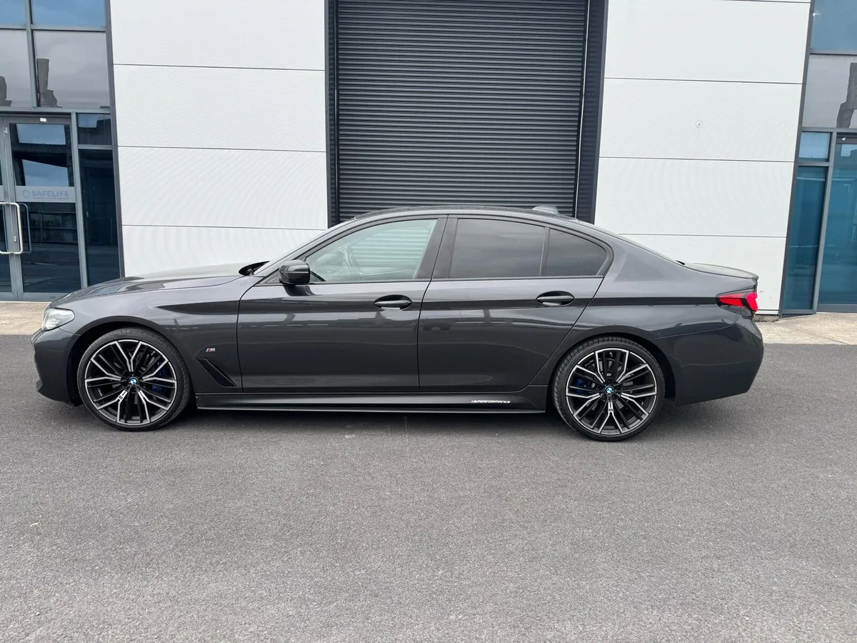 BMW 520d M Sport Pro (Low Mileage & Diesel) - Image 1