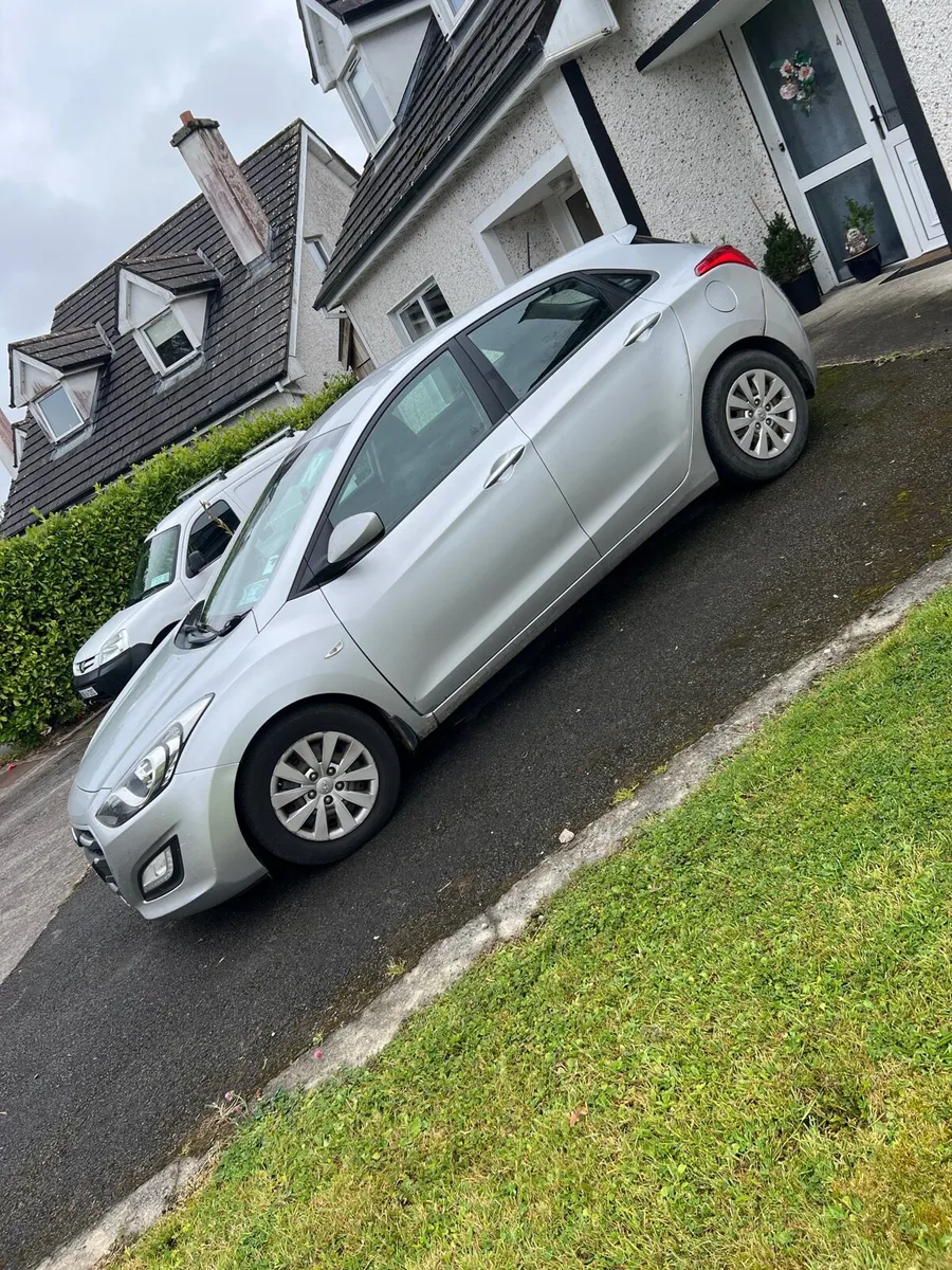 Hyundai i30 - Image 2