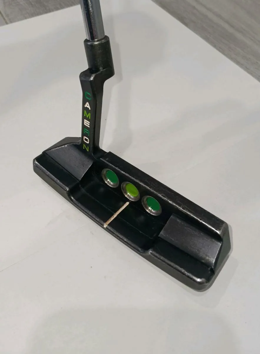 Scotty Cameron - Newport - Black Edition - Image 1