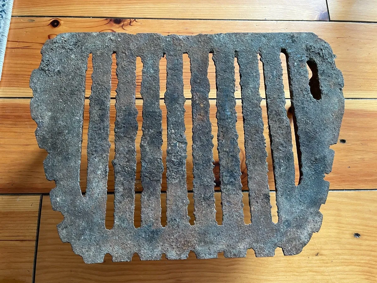 Cast iron fire grate - Image 2