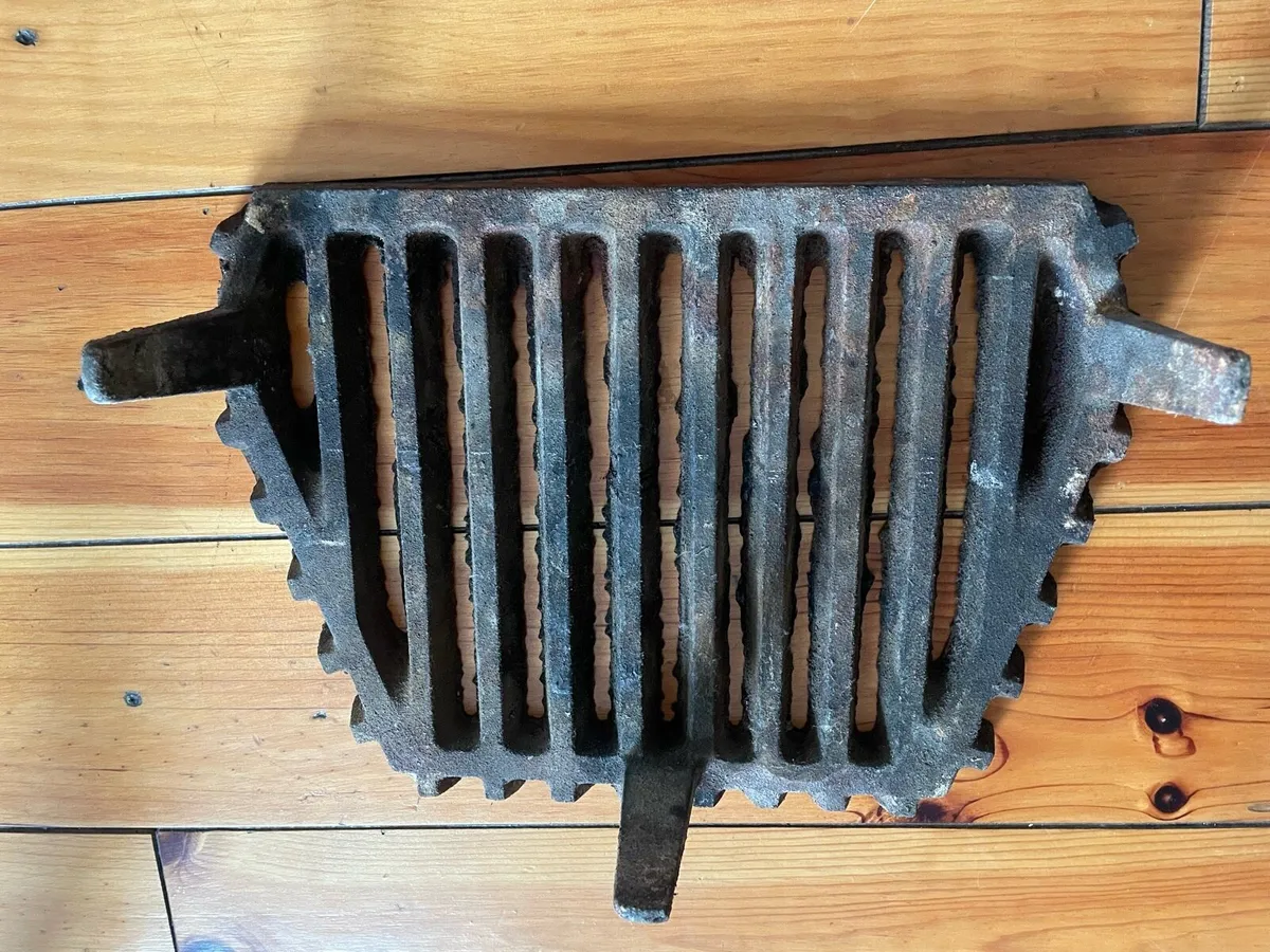 Cast iron fire grate - Image 3