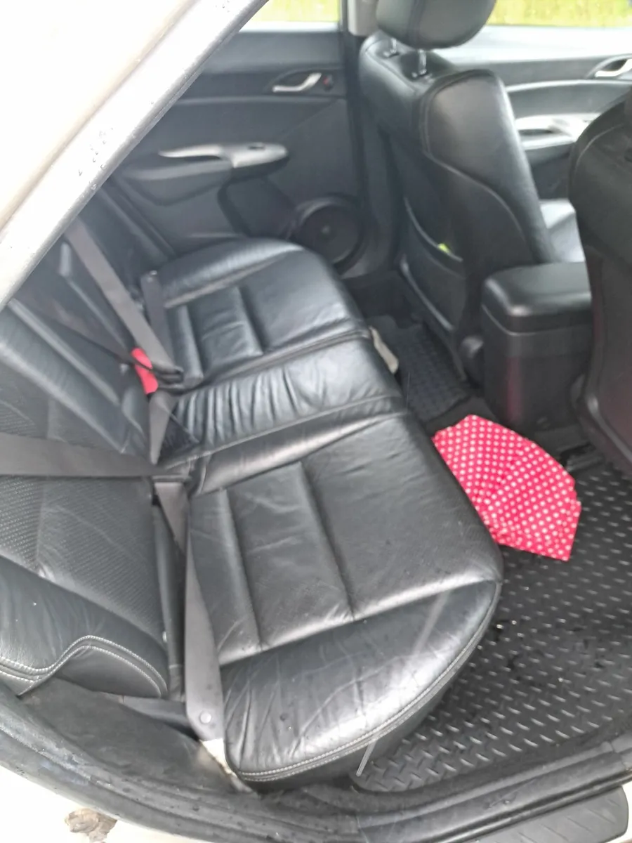 Honda civic for parts or repair - Image 2
