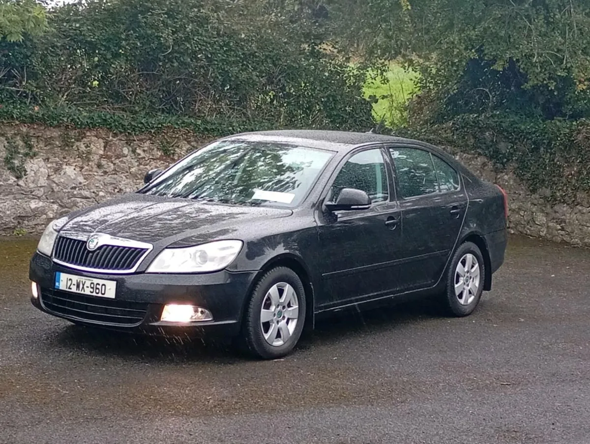 12 Skoda Octavia 1.6TDI full leather NCT and tax - Image 1
