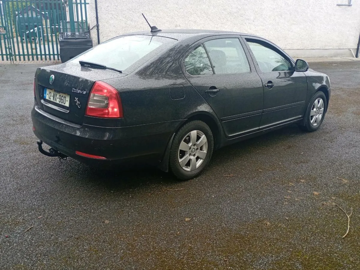 12 Skoda Octavia 1.6TDI full leather NCT and tax - Image 2