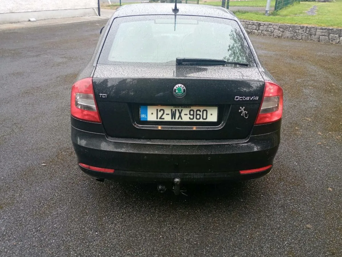 12 Skoda Octavia 1.6TDI full leather NCT and tax - Image 4