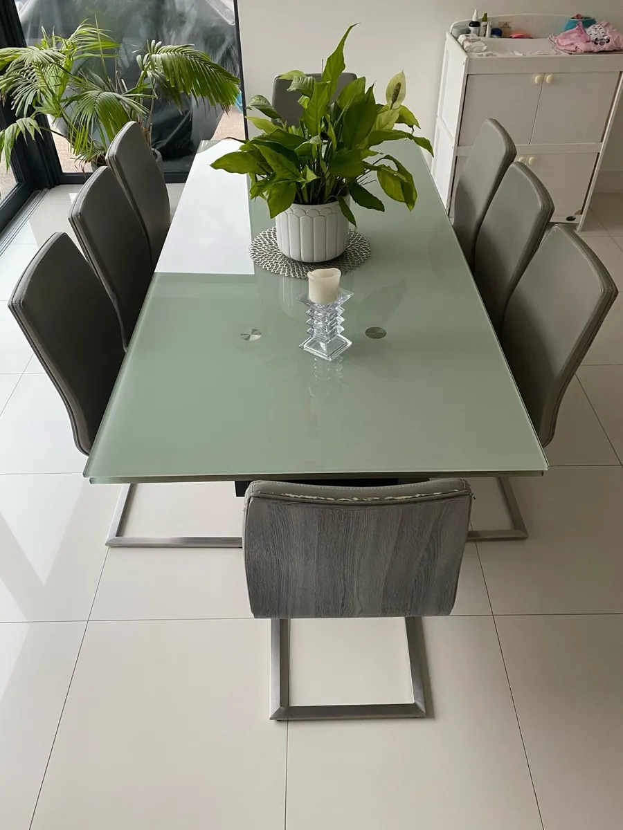 Large Extendable Dining Table with 8 chairs - Image 2