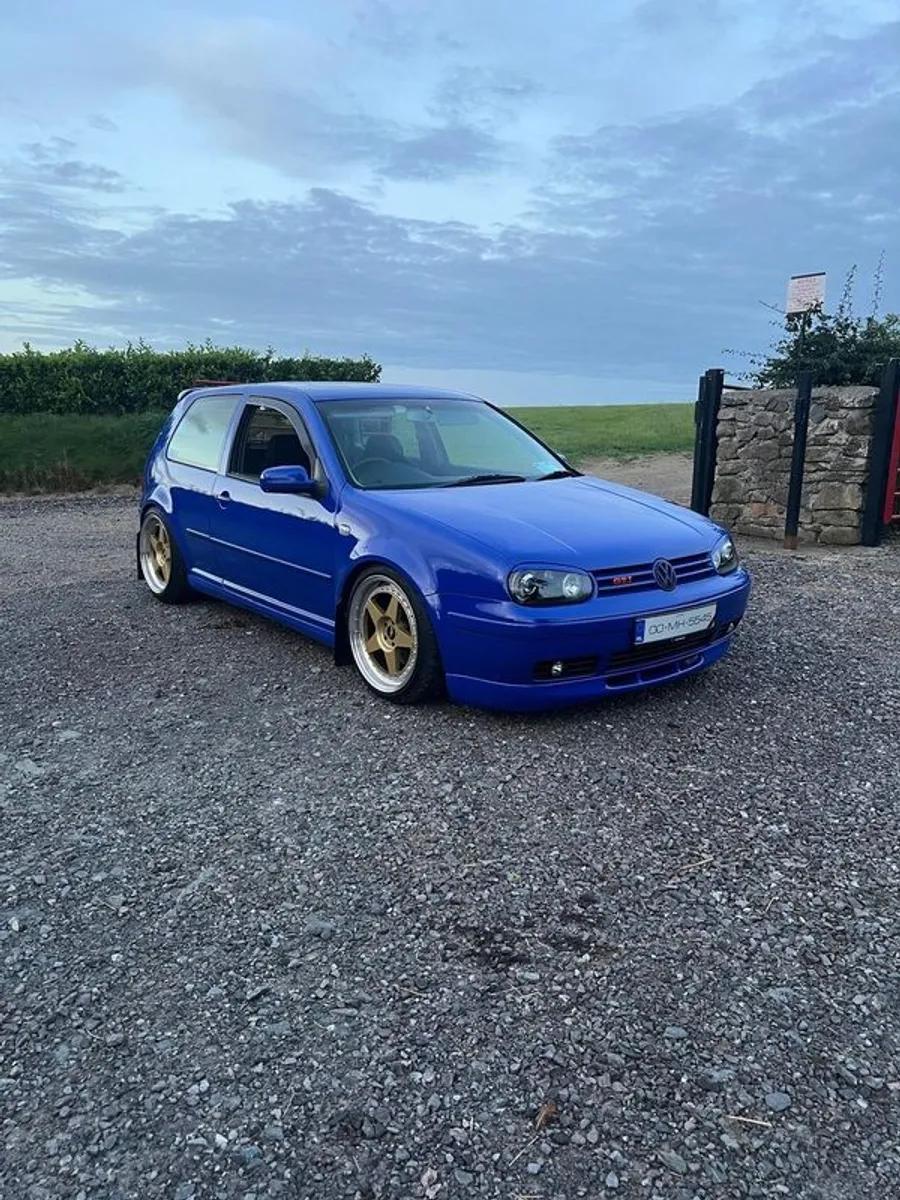 2000 Volkswagen Golf - Image 1