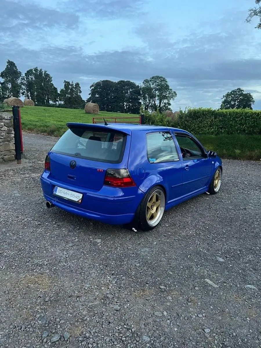 2000 Volkswagen Golf - Image 2