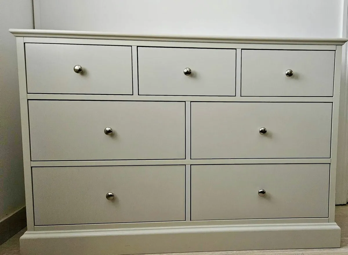 3 + 4 Drawer Chest - Image 3