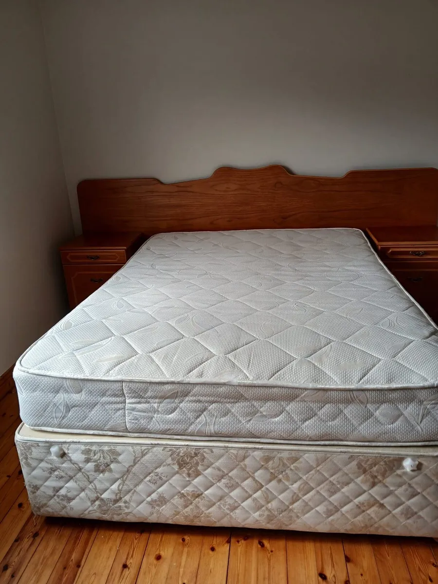 Bed plus headboard and locker - Image 1